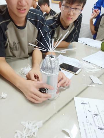 林峻毅 - 物理探究實作暨科普闖關