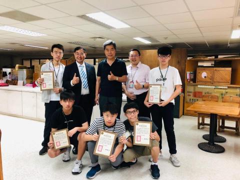 林峻毅 - 物理探究實作合照