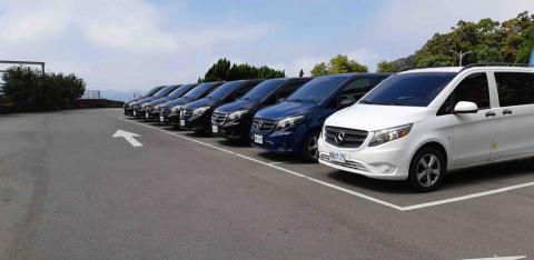 平安國際租賃有限公司 - 集體包車旅遊 賓士九人座
