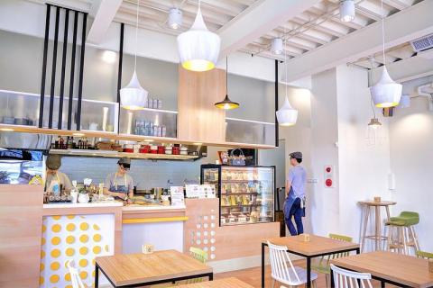 謝維綸 - 輕揚蔬食餐廳_竹北店