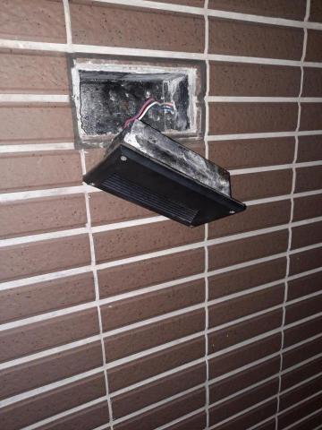 伙腿有限公司 - 更換社區走道壁燈(施工前)