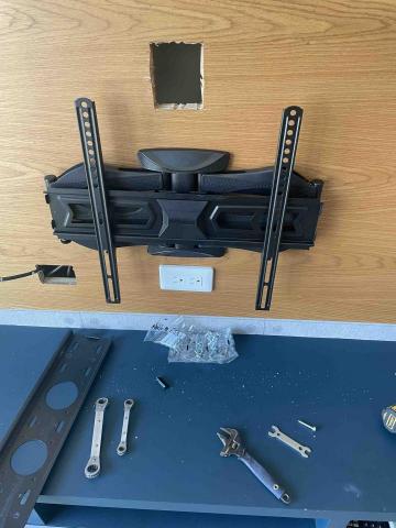 高雄水電維修站8-23 - 安裝電視架