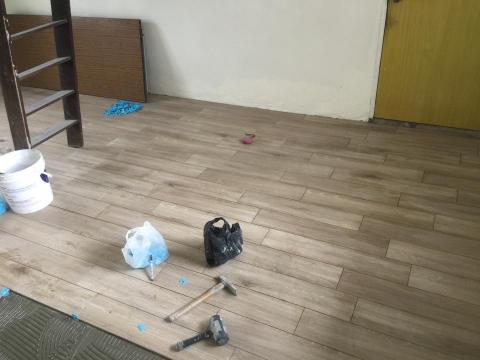 阿穎 - 硬底施工