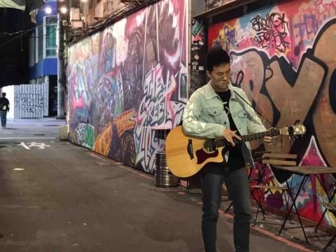 林寬 - 某次練團完發現一個條很好拍照的路