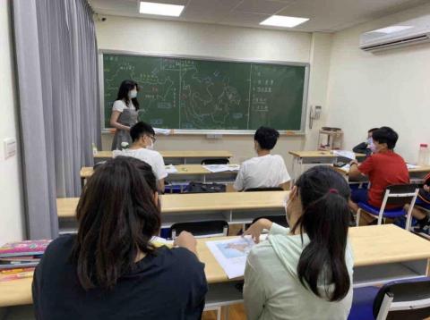 楊老師 - 補習班社會課