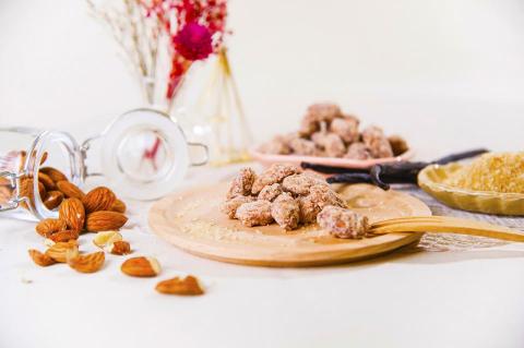 Amanda - 【個人工作室】
手工炒製而成的杏仁糖。