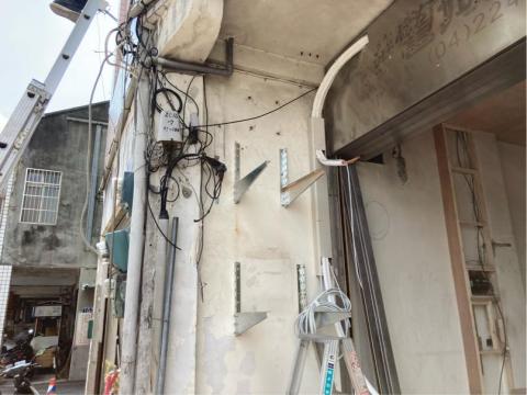 鋐源冷氣工程行 - 南區徐先生 購買4台禾聯5.6一級變頻冷專             簡單的裝潢 先來拉銅管打架子 鋐源冷氣工程行 - 南區徐先生 購買4台禾聯5.6一級變頻冷專             簡單的裝潢 先來拉銅管打架子
