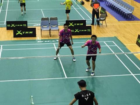 傳奇羽球隊 (龍澔教練） - 