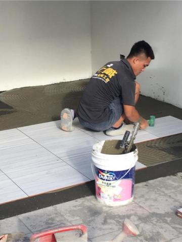 玖佰益時尚油漆外牆防水PU工程 - 地板磁磚施做過中 玖佰益時尚油漆外牆防水PU工程 - 地板磁磚施做過中