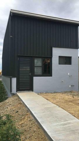 玖佰益時尚油漆外牆防水PU工程 - 埸房外牆4面防水工作,銀灰色 玖佰益時尚油漆外牆防水PU工程 - 埸房外牆4面防水工作,銀灰色