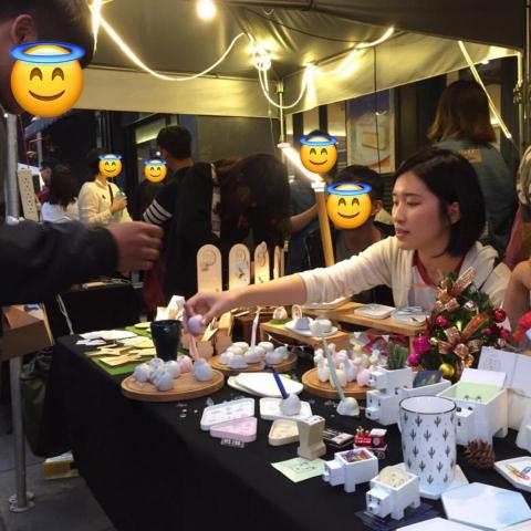 Lynn - 團隊設計的硅藻土浴室用品系列，以小怪獸為主題，並且到市集擺攤販售。