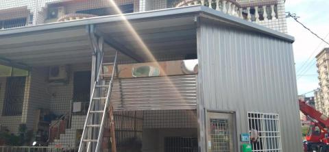 6號工程 - 1f樓下遮陽鐵皮屋