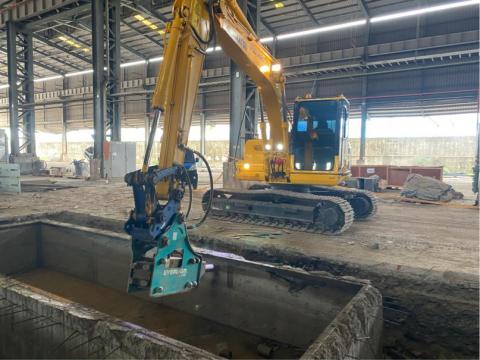 阿成 - 基礎座
破碎和基礎開挖（施工中）破碎