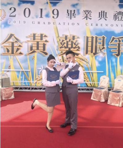  - 擔任學校連續三屆的畢業典禮英文司儀