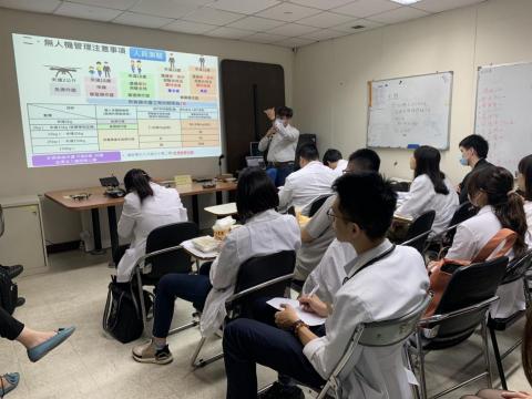 林柏伸 - 於成功大學附設醫院家醫科擔任無人機推廣課程教師