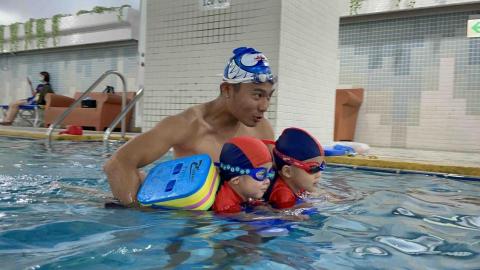 童學趣哪玩B.C.S - 游泳教學