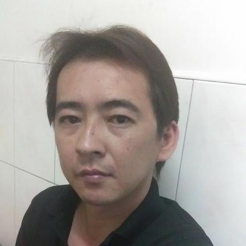 提供剪頭髮男服務的專家郭建男