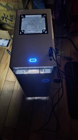 Chanrii - 客戶主機2020#4
I5-4460
EVGA GTX-750TI
當時售價:6000