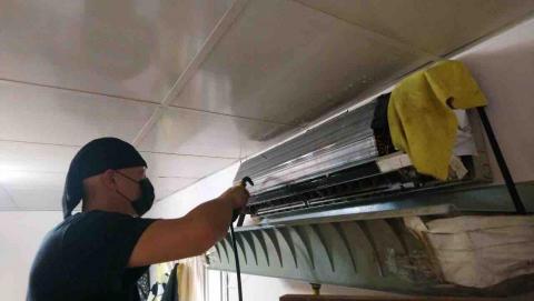 潔冷冷氣個人工作室 - 製冷排強力水柱清潔完工