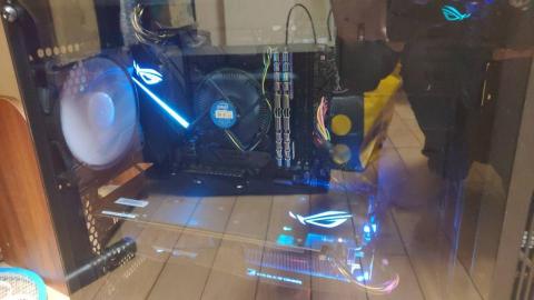 Chanrii - 客戶主機2020#1
I5-9400F
ROG GTX-1070TI
當時價格:16500