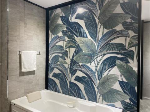 百信建材股份有限 - 浴室主牆 （大自然風）