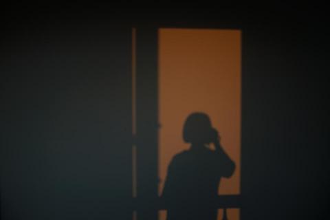 提供修眉毛服務的專家Maggie