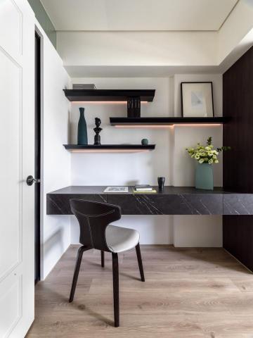 良勤擇木系統家俱 - 書桌，層板訂製