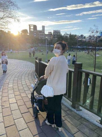 提供廣告帆布台中服務的專家Brooding