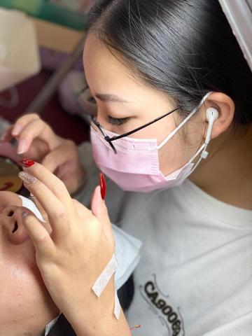 詩育特睫妍 - 黏膠帶提拉眼皮