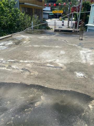 洪呈昇 - 屋頂區塊防水高壓清洗後
