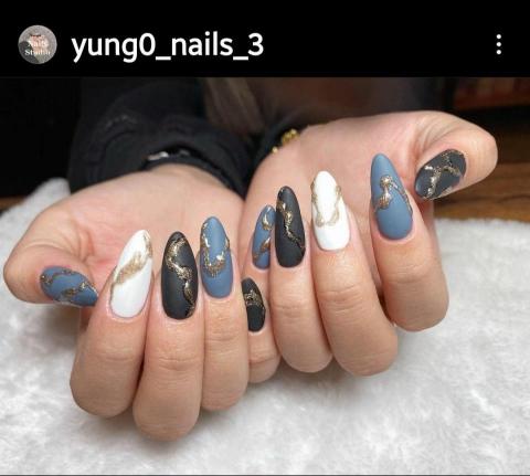 詩育特睫妍 - 洛克風