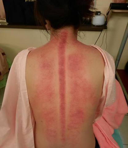 詩育特睫妍 - 滑罐