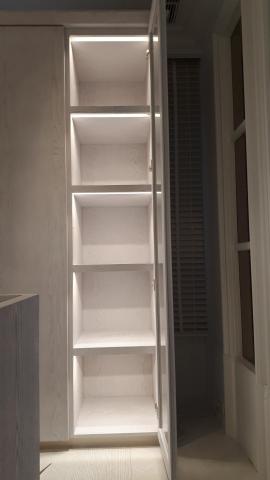 彭建龍 - 櫃內鋁擠及LED燈帶安裝