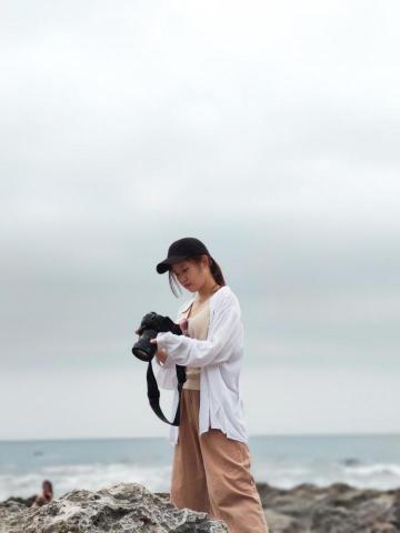 Debra 映畫 - 喜歡到處旅遊 根據心情拍下照片 
然後為照片寫下一段屬於它的精彩故事