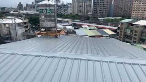 聰銘鐵工有限公司 - 樓頂石棉瓦更換三明治浪板（完工）