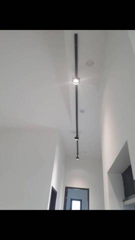 彭建龍 - 吸頂式軌道安裝