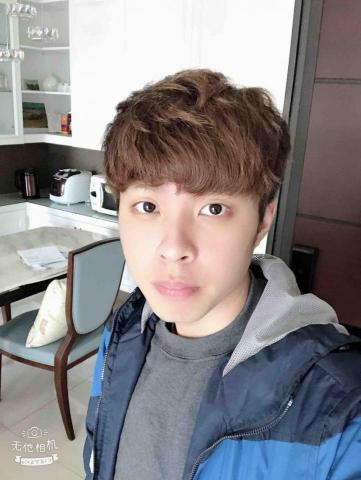 提供asus門市服務的專家陳薪云