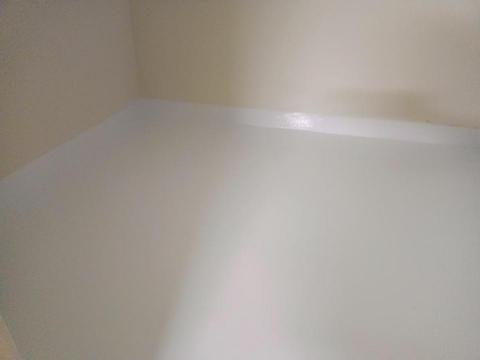 三合順防水油漆塗裝裝修工程 - 屋頂防水PU公尺待面漆第一道滾塗放
放置乾燥後滾塗第二道面漆即可完成