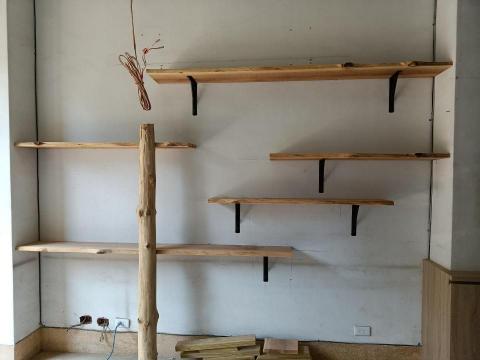 三合順防水油漆塗裝裝修工程 - 木料研磨後施工前