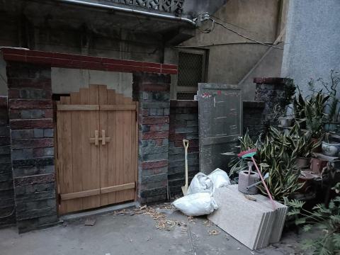 三合順防水油漆塗裝裝修工程 - 木料研磨後施工前