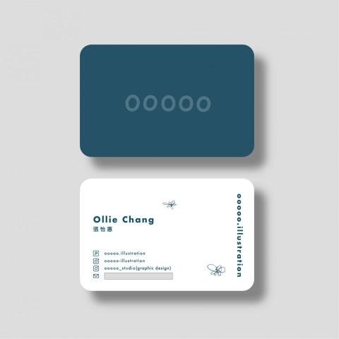 張怡惠 - 【 名片設計｜OOOOO 】

紙質：超厚白象牙卡（手感厚實）
後加工：打凹加珍珠箔（正面五個O），一定要動一動才看得到OOOOO（後有 Gif 可以參考）
__
正面：低調卻聚焦的方式呈現 Logo
背面：簡潔的排版清楚提供聯絡方式

*灰色矩形為該網站遮住聯絡資訊用