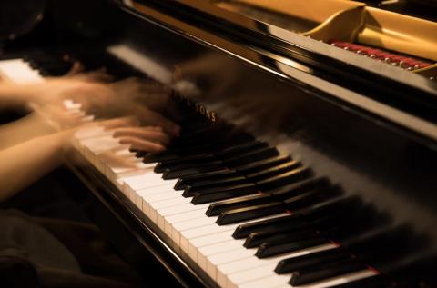 Joanne周靖淳/紐約曼哈頓音樂學院鋼琴演奏學士、碩士 - 