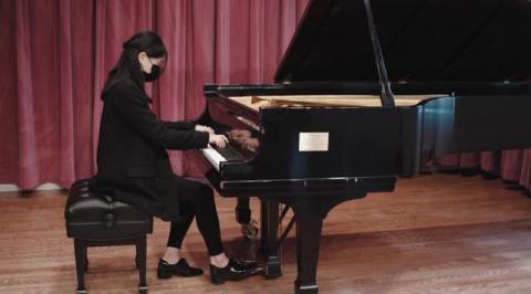 Joanne周靖淳/紐約曼哈頓音樂學院鋼琴演奏學士、碩士 - 