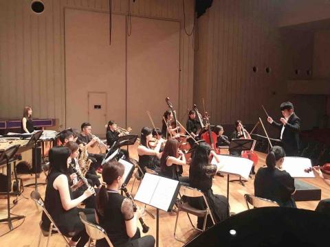 林耿賢 - 以指揮身分率領台南應用科技大學校友管弦樂團前往日本京都藝術大學進行音樂會交流
