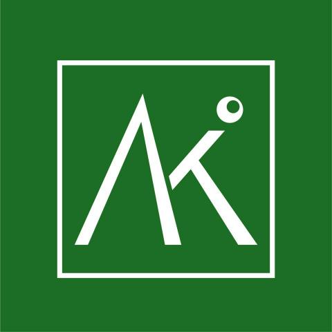 提供頭髮去背服務的專家Mish