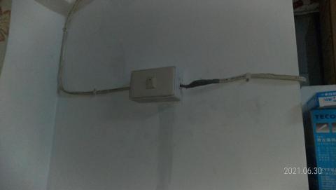 加成發實業(土水電木鐵-水電工程) - 兩切開關安裝-3[二條火線]+開關盒之安裝   用在切斷220V的冷氣機電源