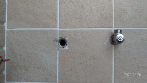 加成發實業(土水電木鐵-水電工程) - 瓦斯熱水器安裝-3[數位恆溫款 室內式-半密閉式強制排氣式{FE式}](新成屋之安裝)，包含周遭配件更換