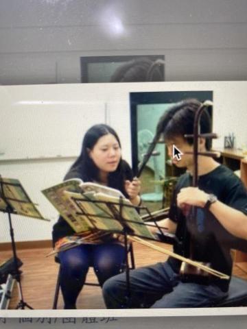蘇韋茵 - 二胡教學