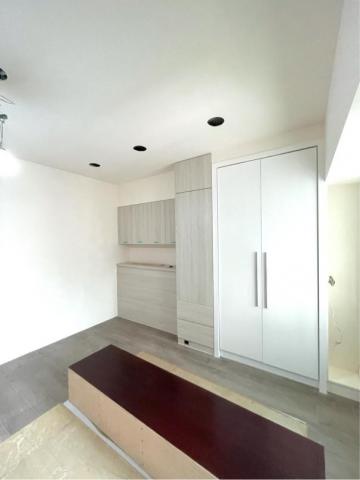 Jun油漆個人工作室 - 施工後
三間房間全室批土乳膠漆，
床頭木皮染色及房間門框門片染色～
兩座舊式櫃體未拆除，
實體還不錯，於是屋主選擇改色，
兩座櫃子噴起來跟烤漆沒兩樣，
只差沒有批土，不過質感真的很棒。