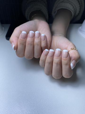 女指美甲工作室 - 